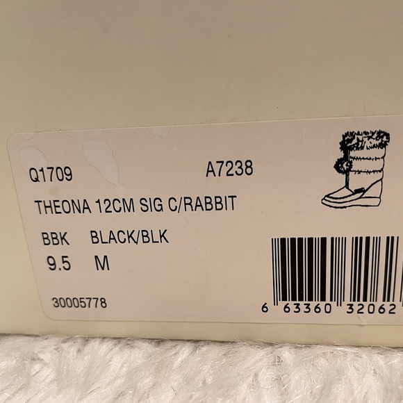 NIB! Coach Theona Snow Boots in Black Signature Lined with Rabbit Fur - Picture 9 of 10